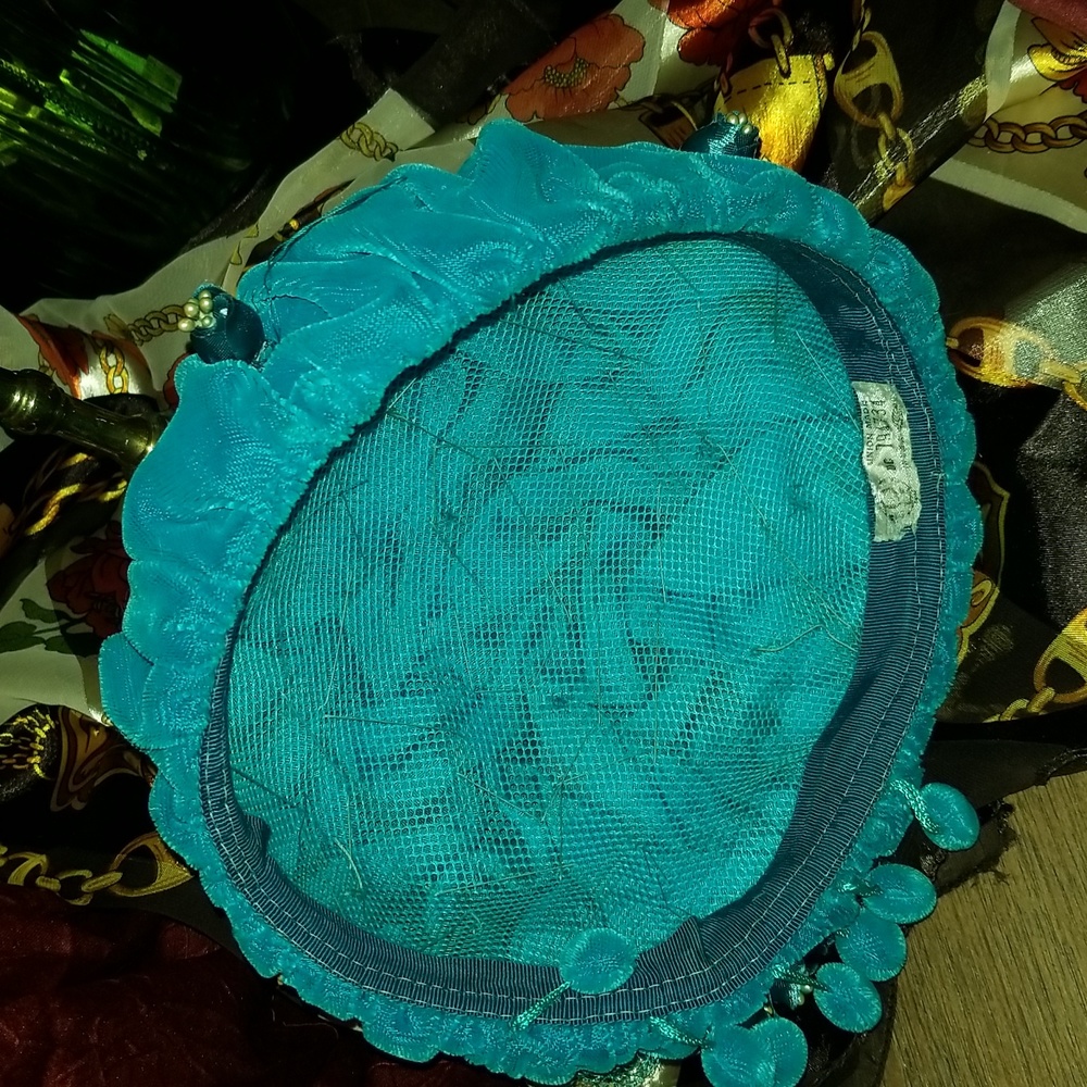 Vintage turquoise velvet hat - Picture 4 of 7
